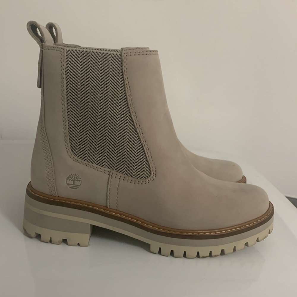 NWOT Timberland Women’s Cortina Valley Chelsea Boots